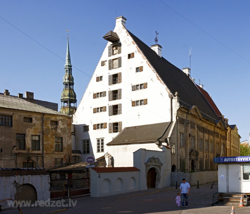 Dannenšterna nams (Mārstaļu iela 21)