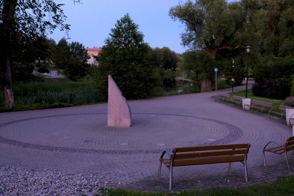 Dzirnavu ezeriņa promenāde