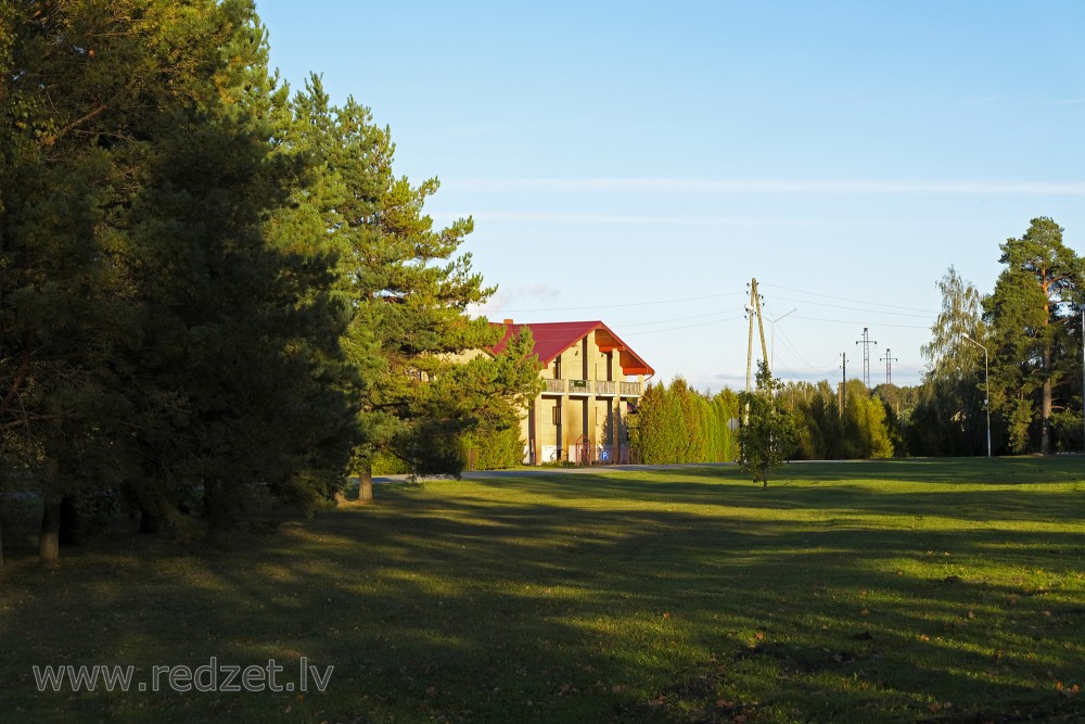 Viesu nams "Atpūta Ozolniekos"