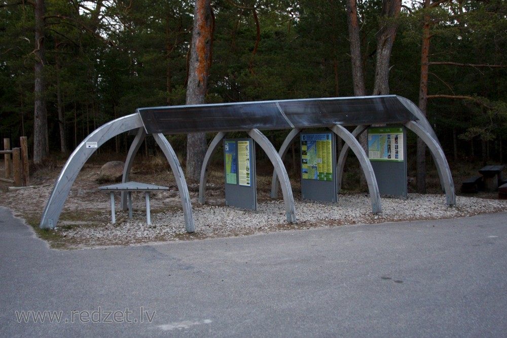 Informācijas stends Kolkasraga apmeklētāju centrā