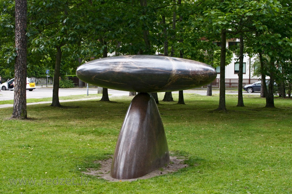 Pauls Jaunzems, skulptūra "Debesis"
