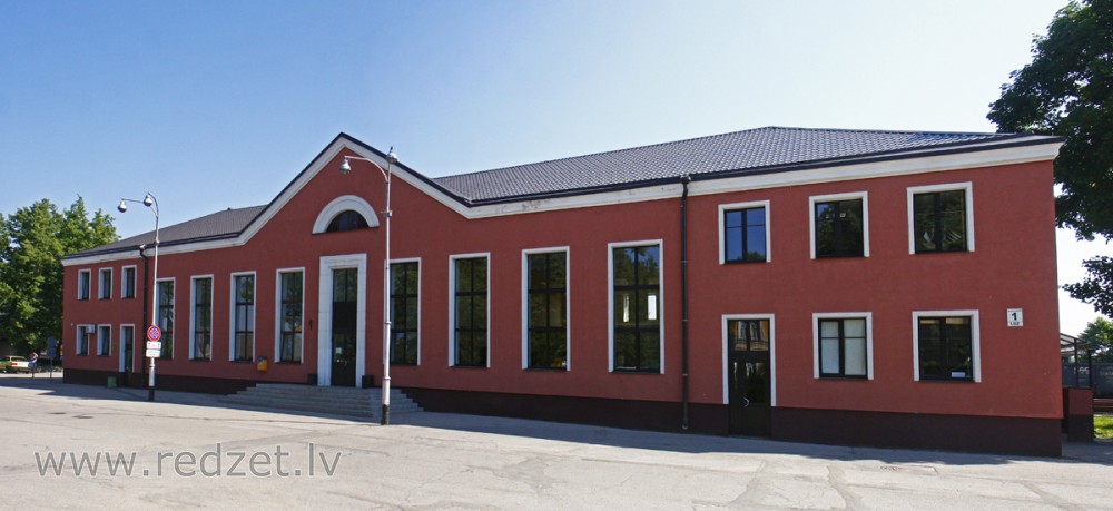 Krustpils dzelzceļa stacijas ēka