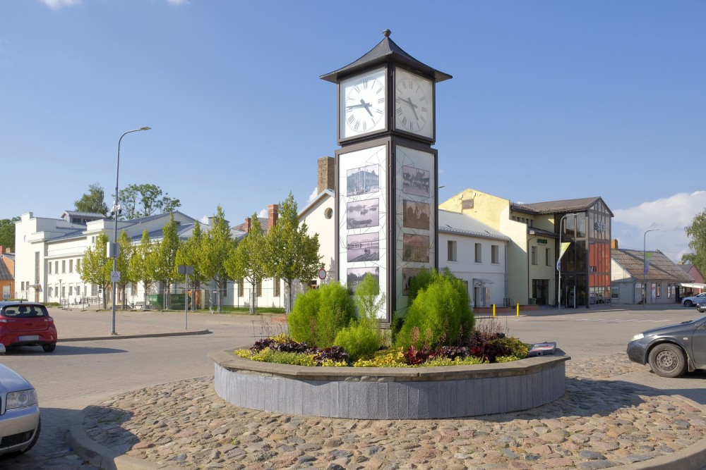 Pilsētas pulkstenis Jēkabpils pilsētas laukumā
