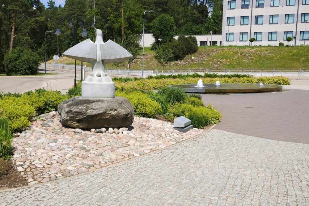 Tēlnieka Jāņa Karlova skulptūra "Baltā Cielava"