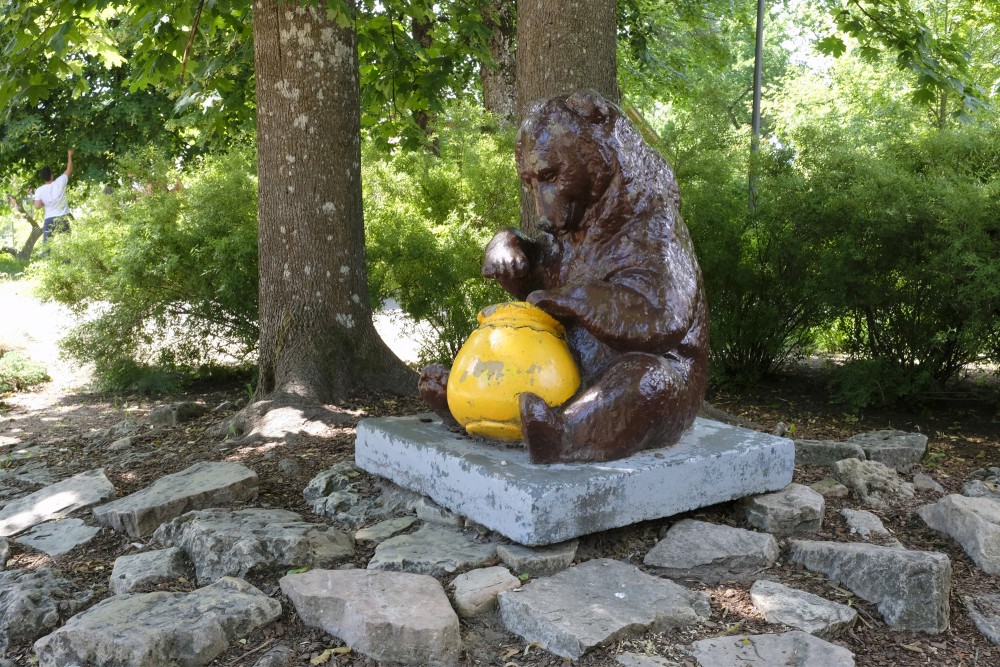 Bear Sculpture in Ogre