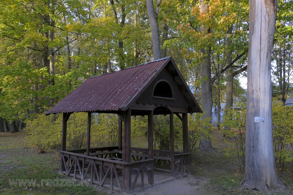 Nojume Zaļās muižas parkā