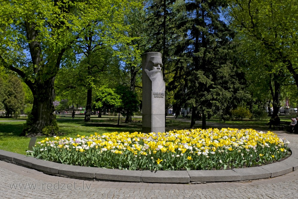 Monument to Krišjānis Barons in Vermane Garden