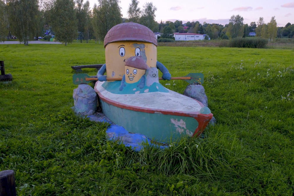 Sculpture "Acorn-kid on a boat trip", Kandava