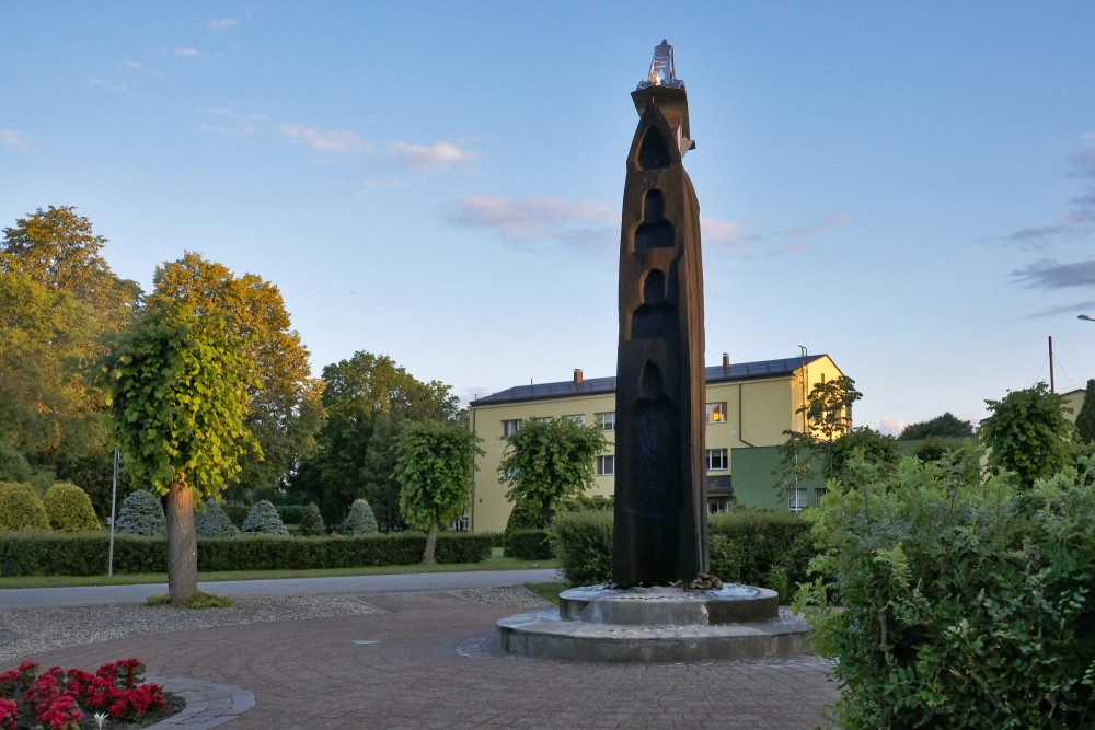 Skrundas pilsētas pulkstenis "Laika upe"