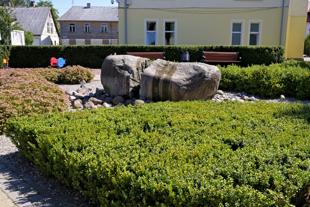 Strūklaka "Naudas avotiņš"