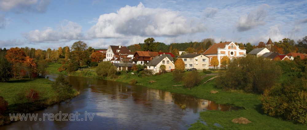 Sabiles rudens panorāma