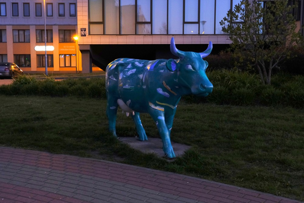 Sculpture "Turquoise" at Night