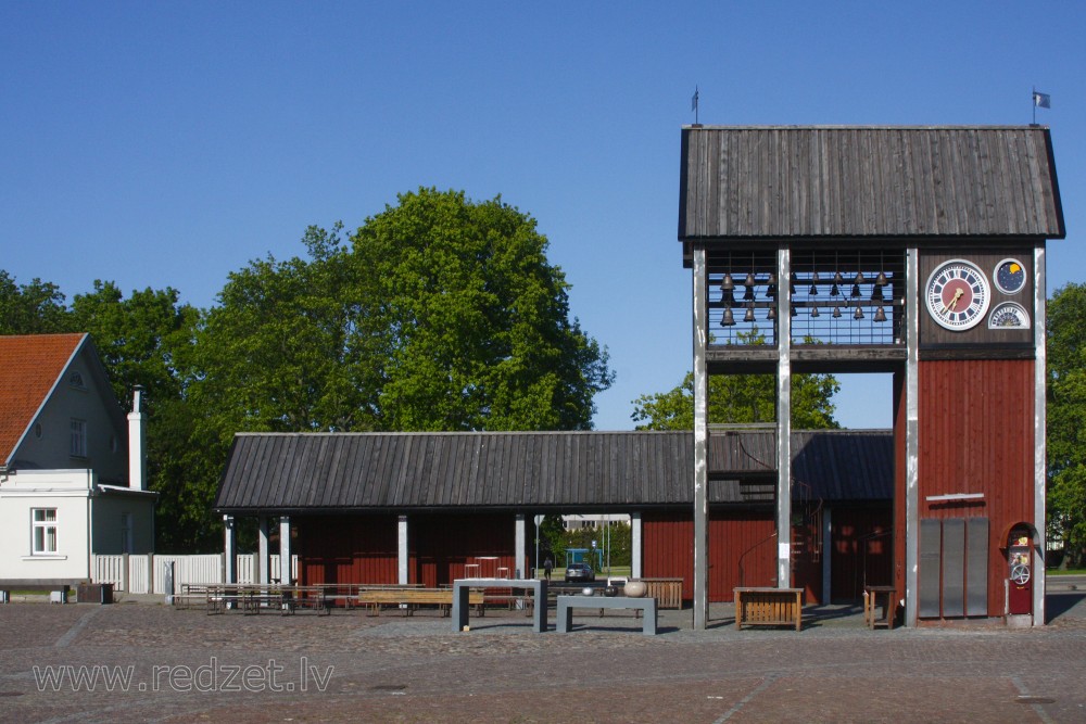 Kariljonu pulkstenis (Ventspils)