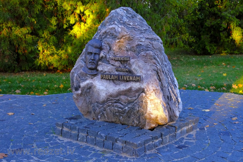 Piemiņas akmens firstam Paulam Līvenam 
