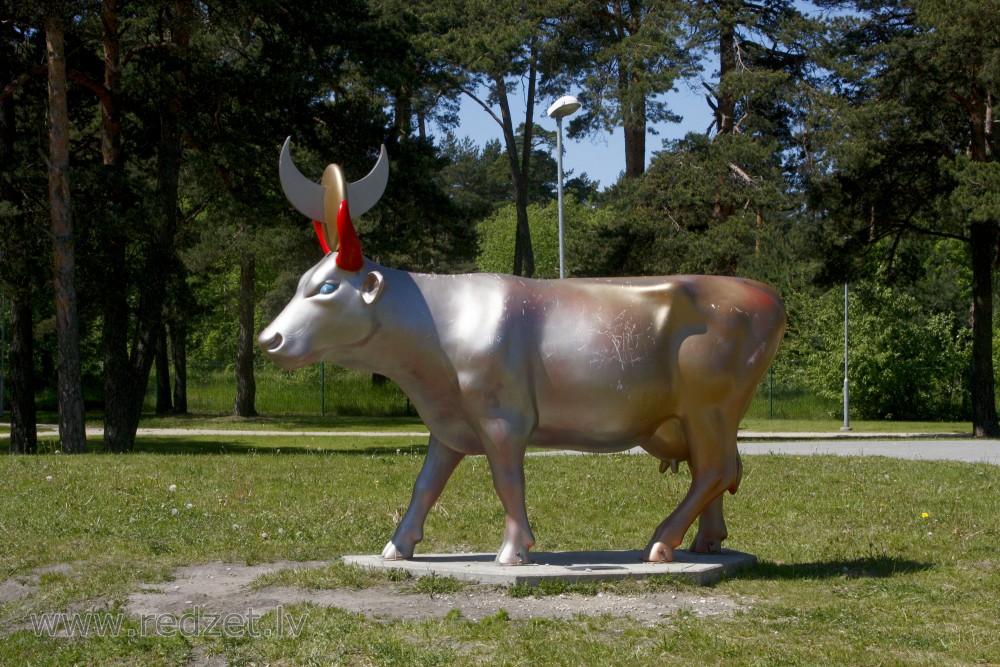 Cow of Golden Sun and Silver Moon (Ventspils)