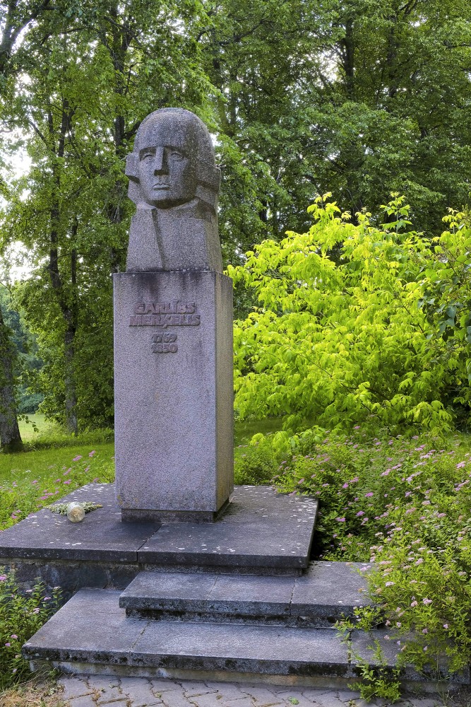 Garlībs Merķelis (piemineklis Lēdurgā) Garlībs Merķelis (piemineklis Lēdurgā)