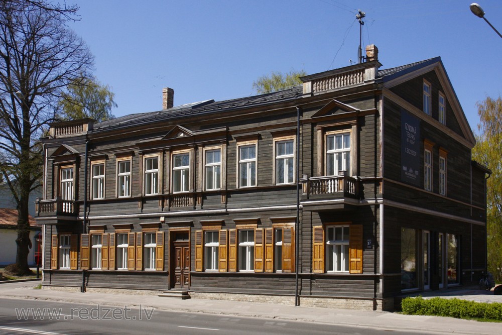 Kalnciema iela 37, Rīga