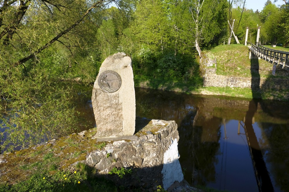 Staiceles dibināšanas piemineklis "Stazele"