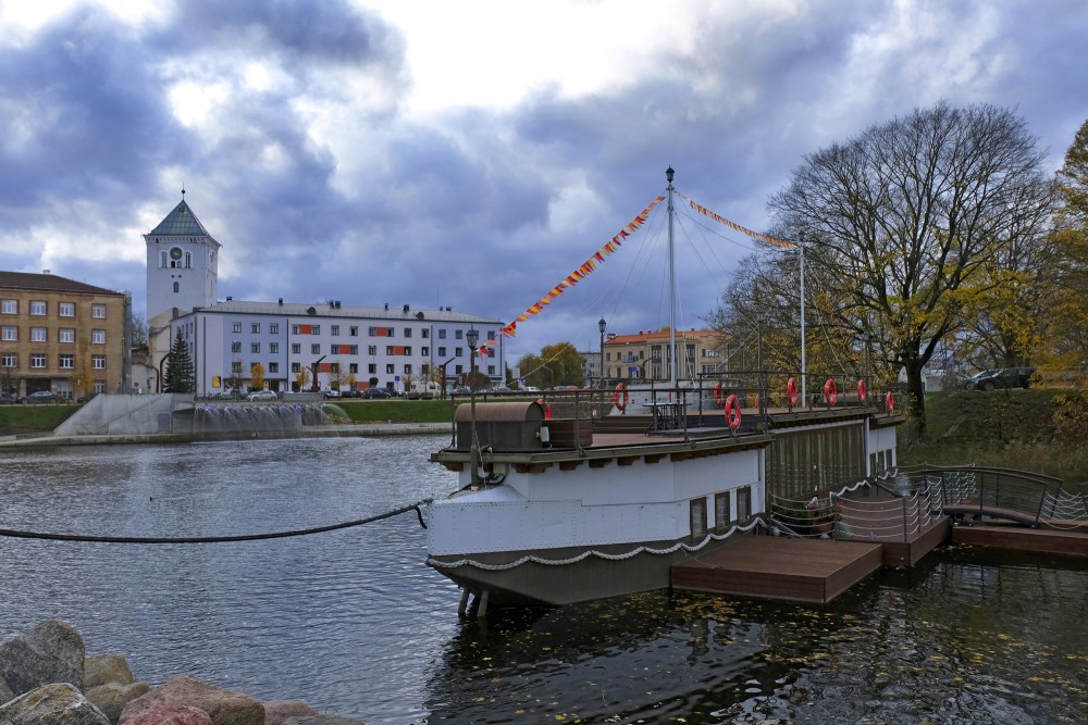 Pontoon - Banquet Hall Silva on Water and View of Jelgava from Pasta Island
