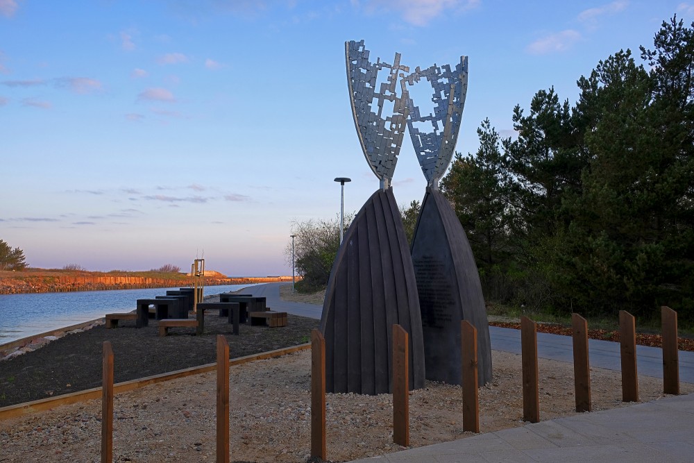 Pāvilostas promenādes centrālā skulptūra
