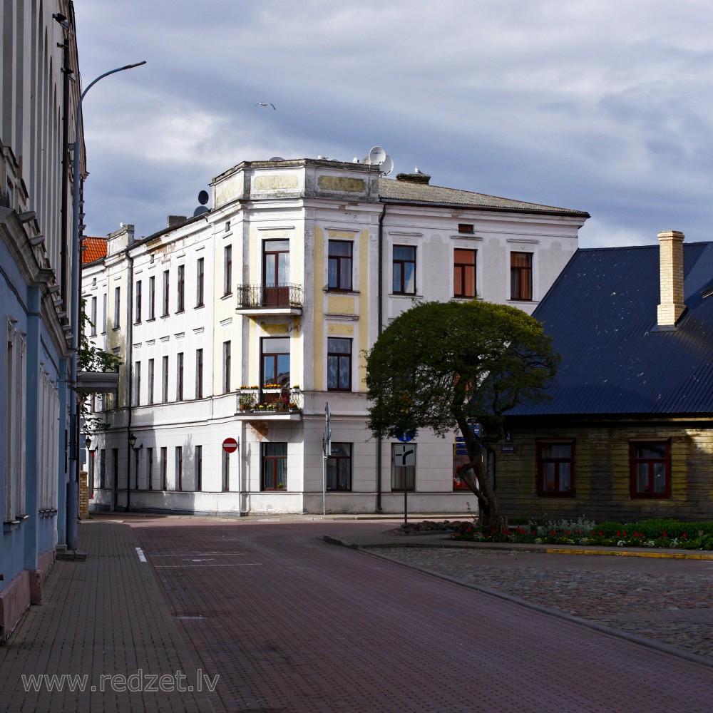Užavas iela Ventspilī