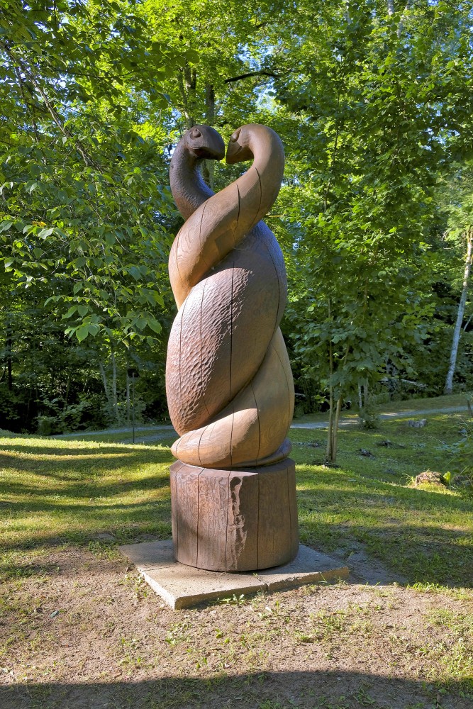 Koka skulptūra - Ness un Nessija