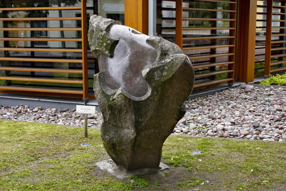 Pauls Jaunzems, skulptūra "Jūras zieds"