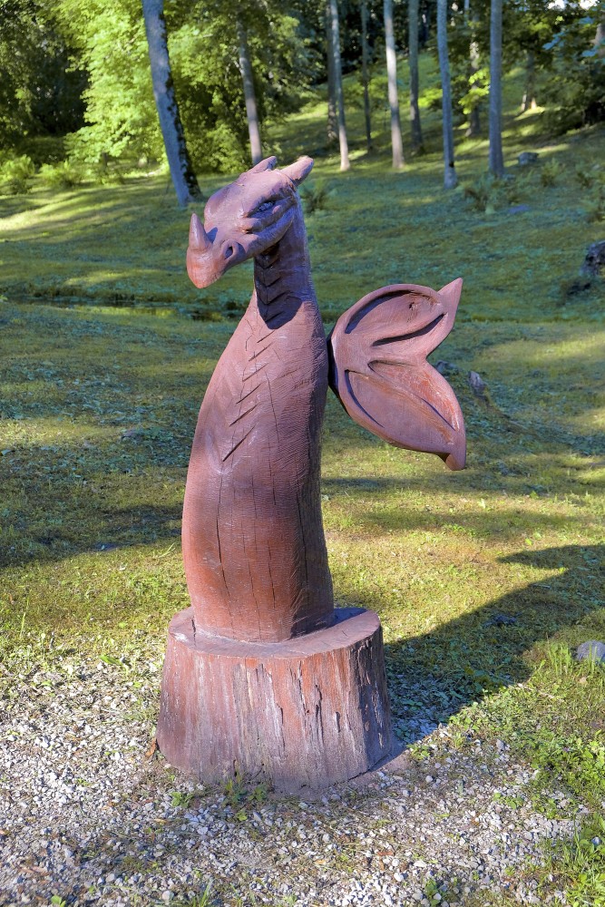 Koka skulptūra - Pūķis