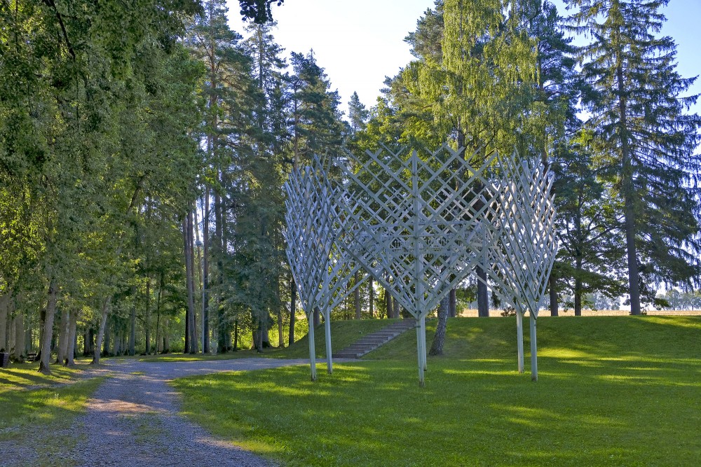 Neikenkalna dabas koncertzāle Dikļos