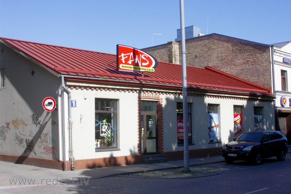 Ventspils, Ganību iela 16