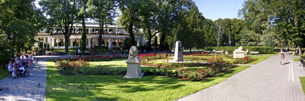 Akmens lauvas Rīgā, Vērmanes dārzā