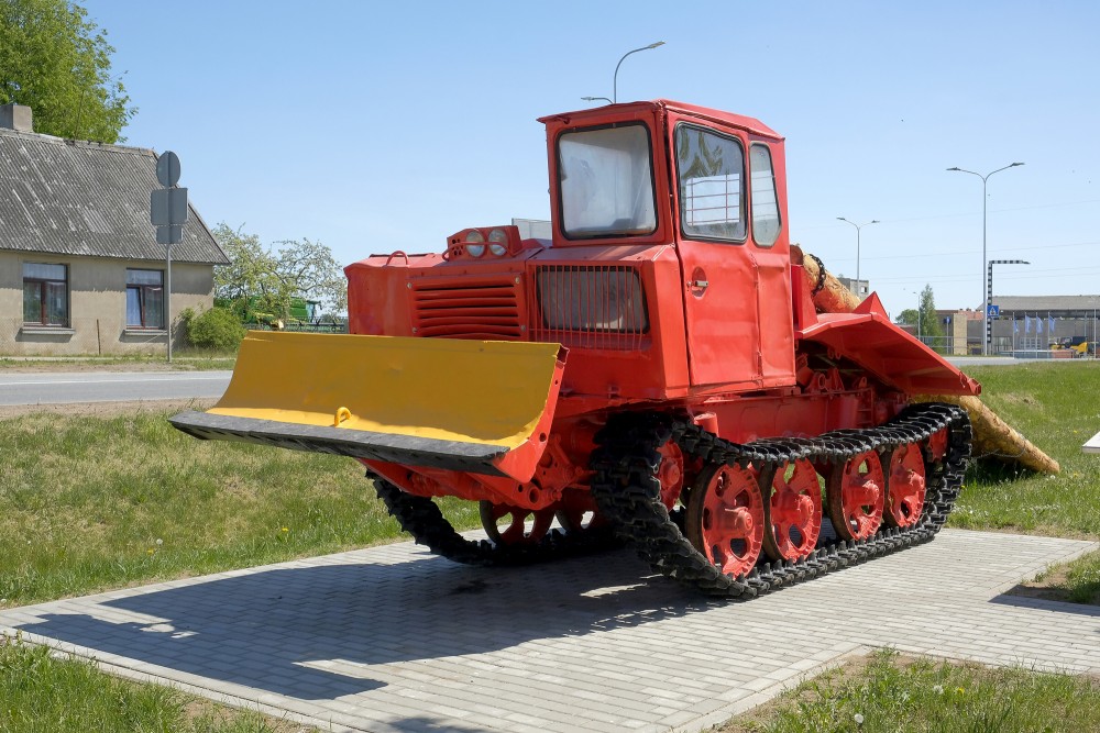 Kāpurķēžu traktors TDT-55 (Tehnikas ceļš)