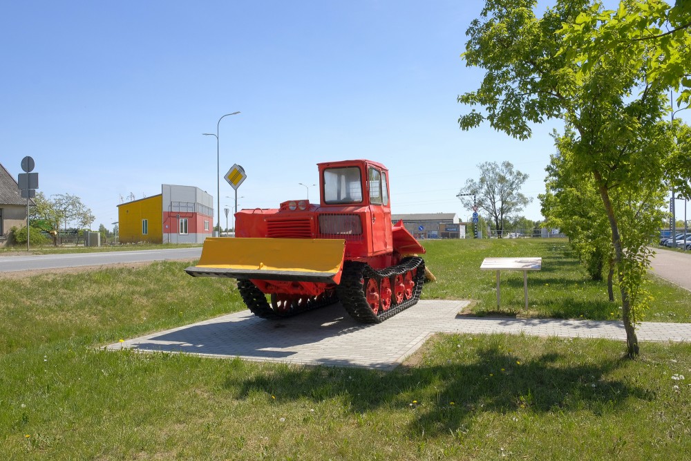 Kāpurķēžu traktors TDT-55 (Tehnikas ceļš)