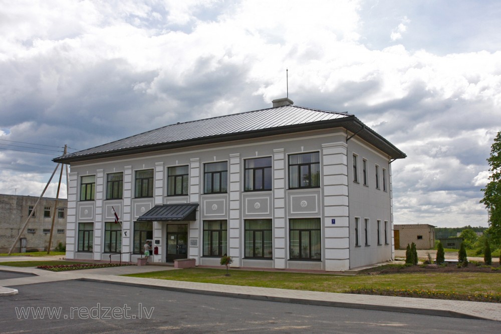 Aknīstes novada padomes ēka