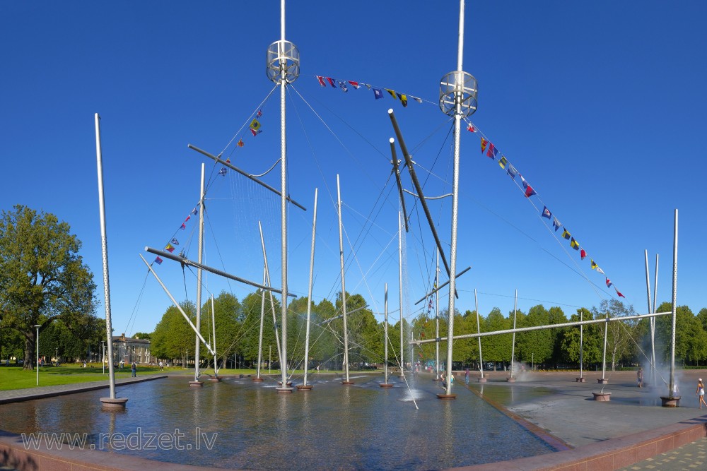 Ventspils Lielā laukuma strūklaka "Fregate "Valzivs""