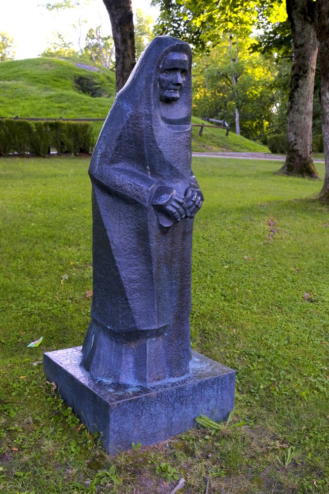 L. Rezevskas skulptūra "Kukažiņa" (1970) L. Rezevskas skulptūra "Kukažiņa" (1970)