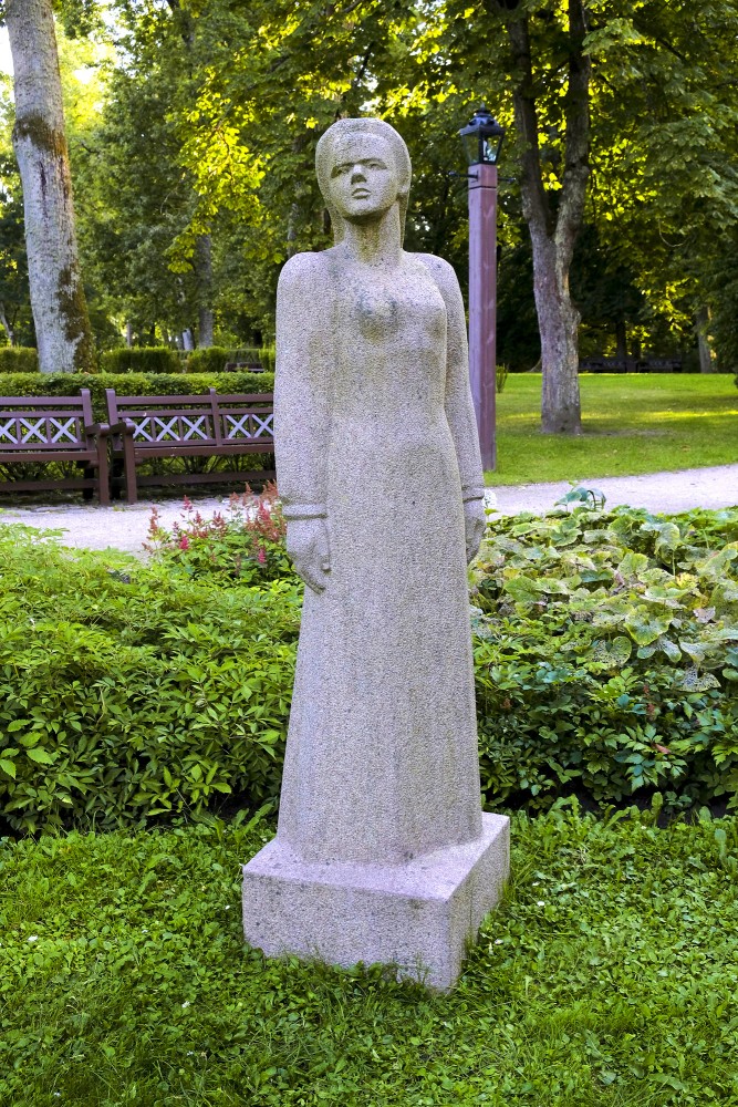 L. Rezevskas skulptūra "Raiņa Vizbulīte" (1982) L. Rezevskas skulptūra "Raiņa Vizbulīte" (1982)