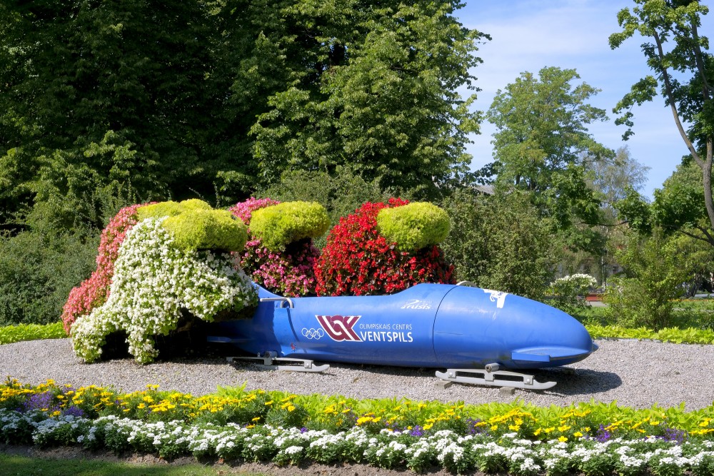 Flower Sculpture - Bobsleigh Team