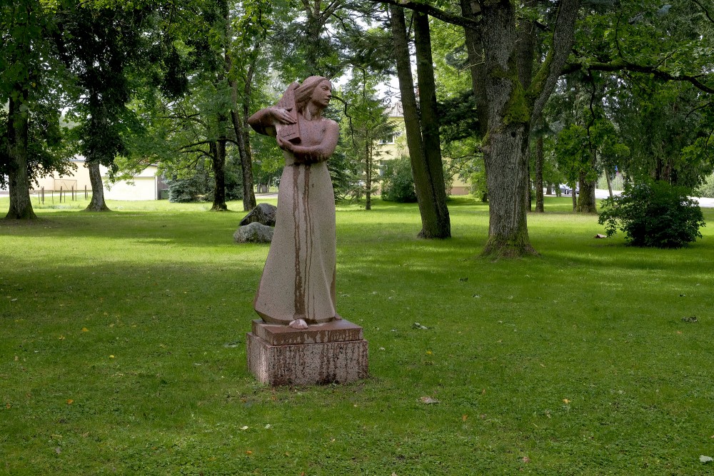 Sculpture "Daina" in Sigulda