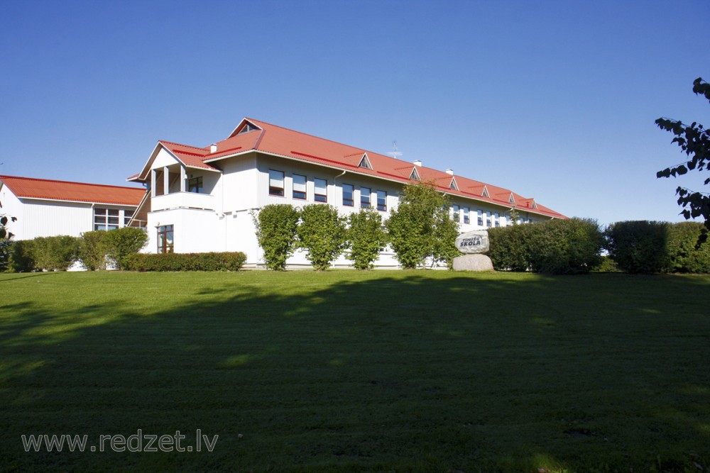 Tīnūžu pamatskola