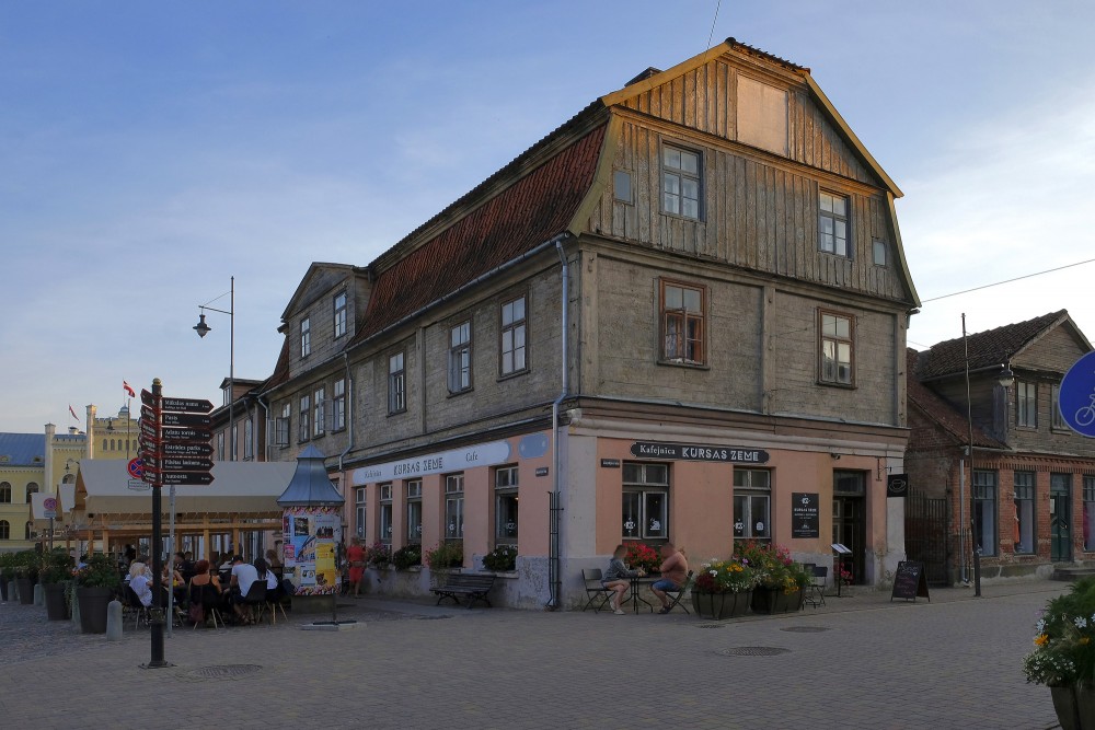 Baznīcas iela 6, Kuldīga