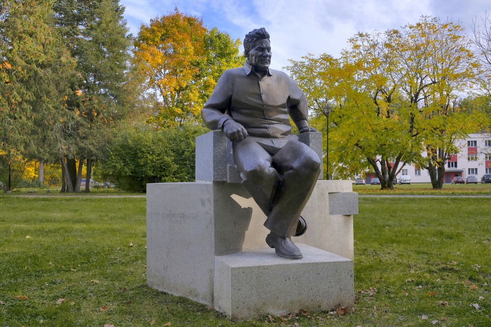Monument to Edgars Kauliņš in Lielvārde Park Monument to Edgars Kauliņš in Lielvārde Park