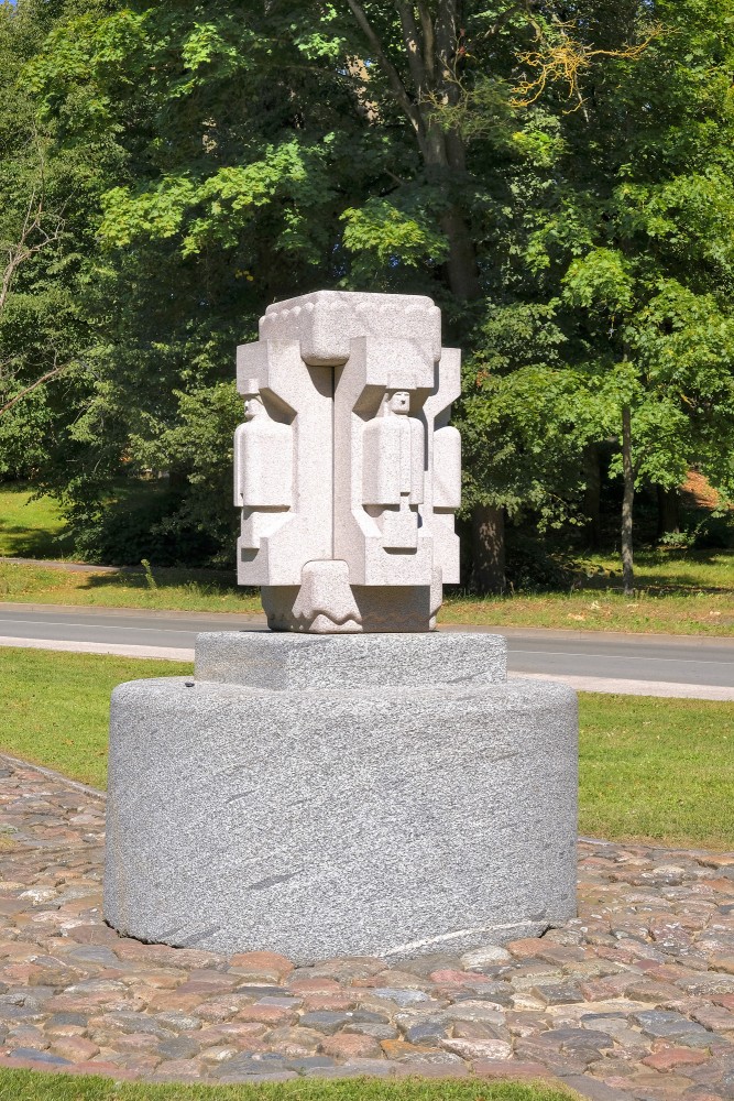 Sculpture "Tautasdziesma" (Folk Song)
