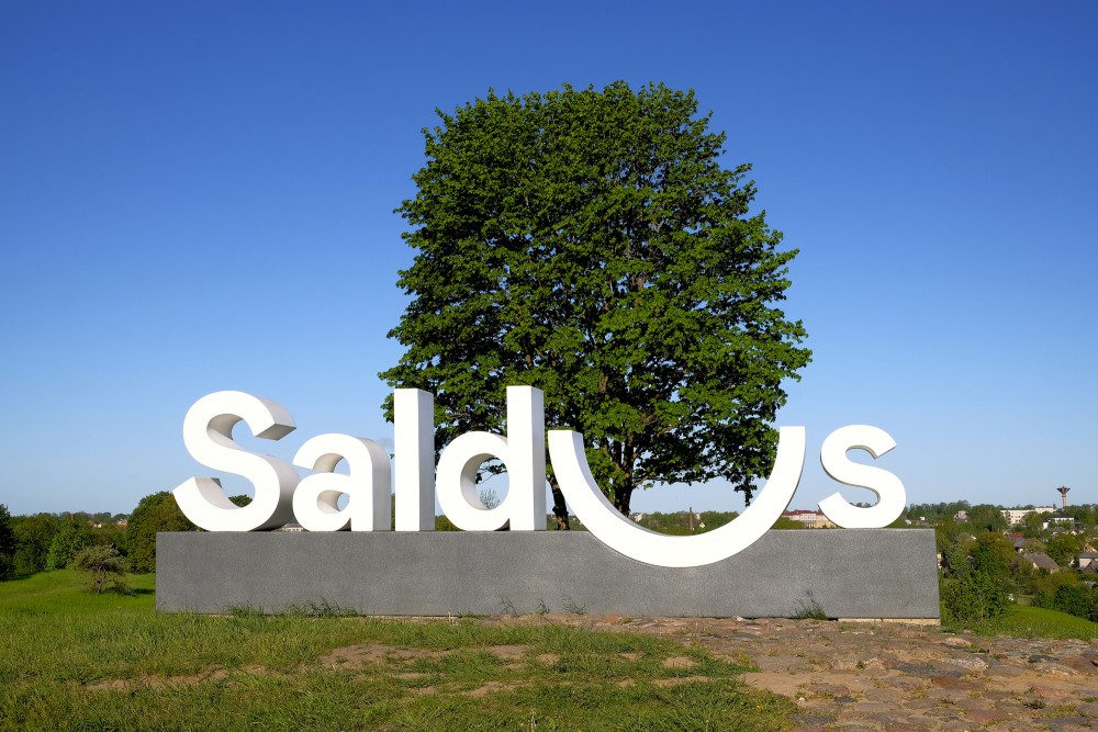 Saldus pilsētas zīme
