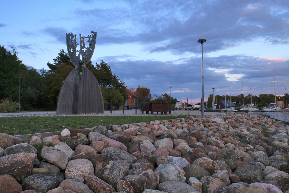 Mārtiņš Līnis sculpture in Pāvilosta and rocky shore fortification Mārtiņš Līnis sculpture in Pāvilosta and rocky shore fortification