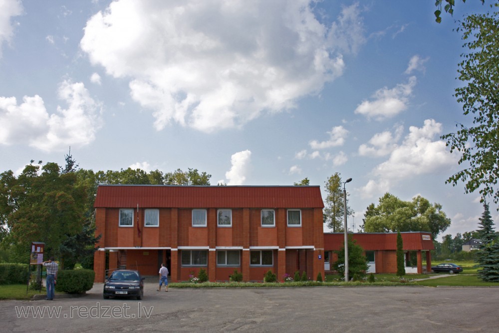 Isnaudas tautas nams