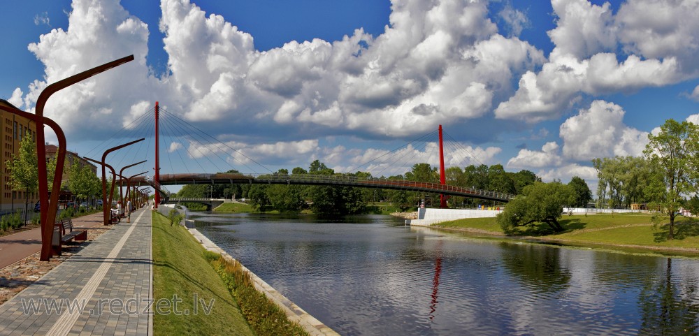 Jāņa Čakstes bulvāra promenāde Jelgavā