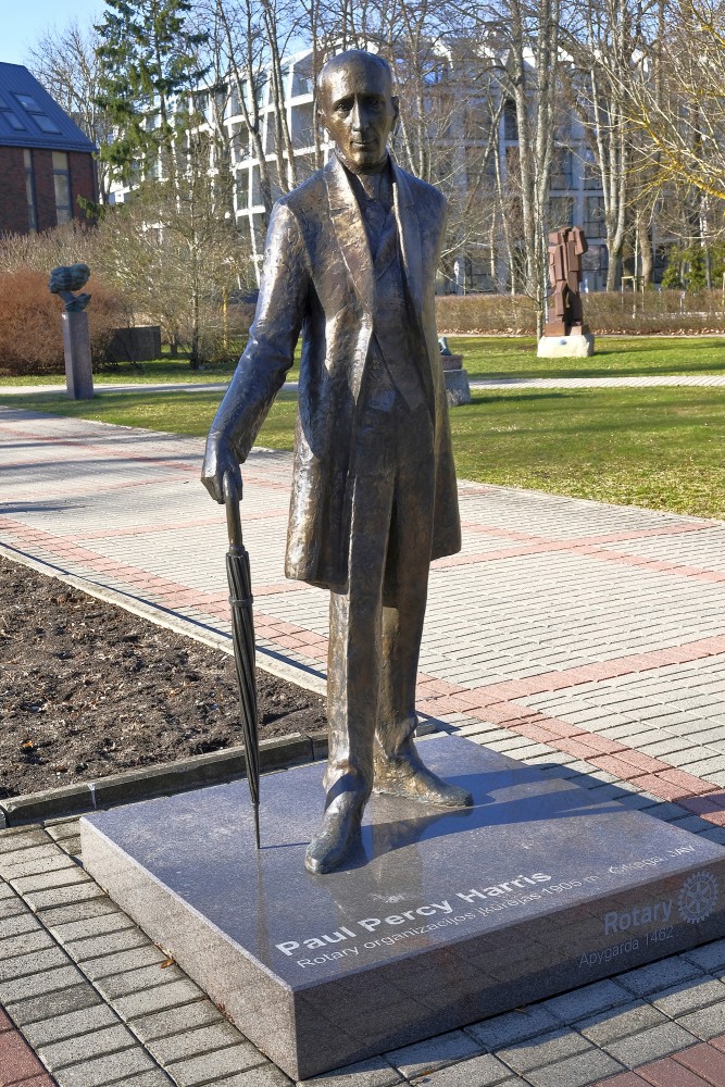 Bronze statue “Paul Percy Harris” in Palanga Sculpture Park