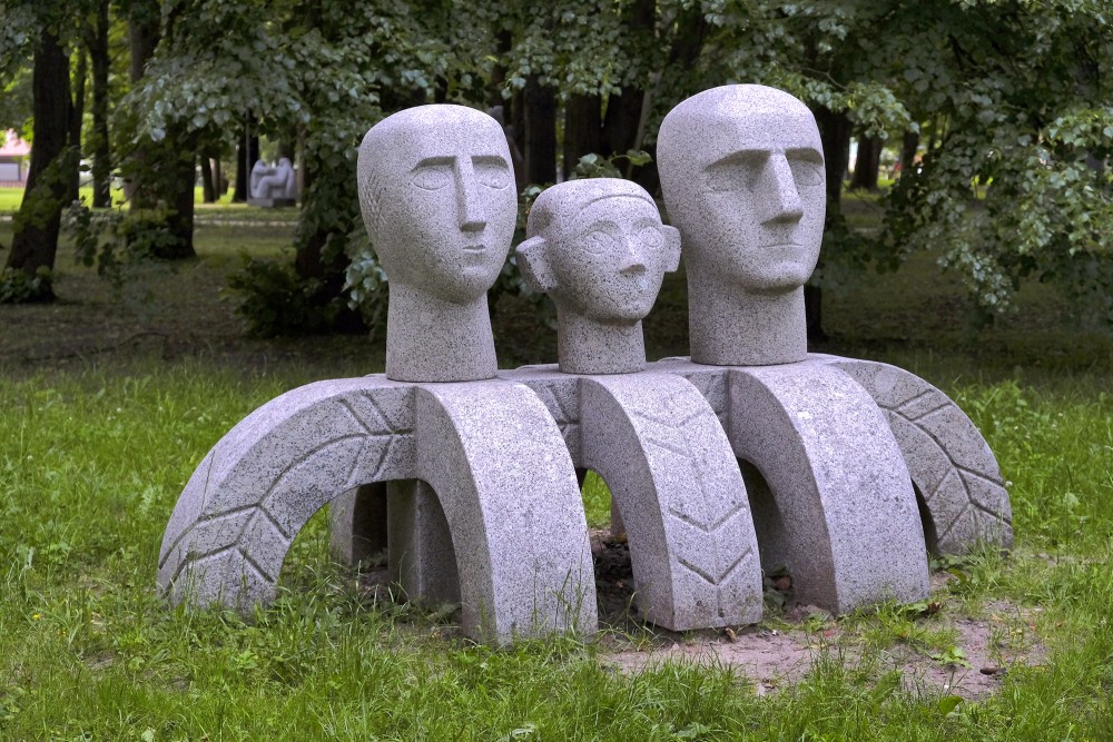 Granite sculpture "Atostogos" (Vacation)