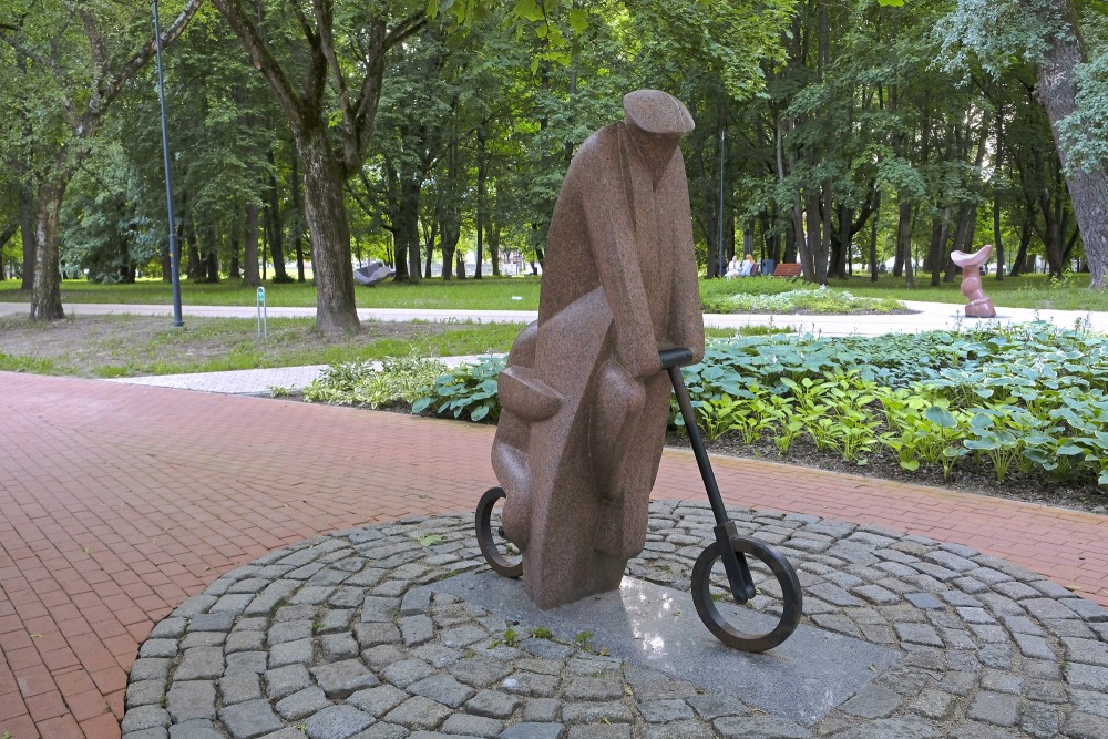 Sculpture "On a Journey" in Klaipėda
